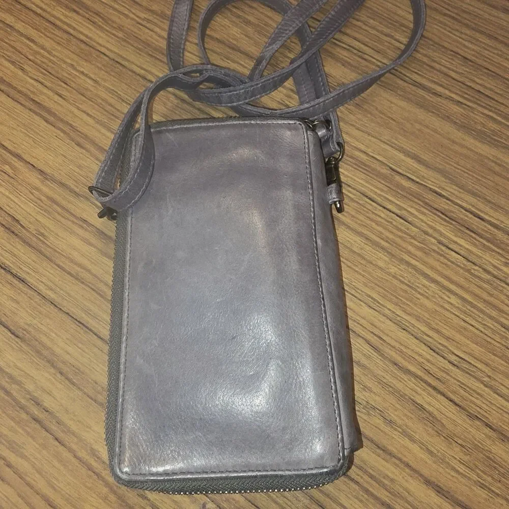 MILO ELLA Gray Leather Crossbody Multi Compartment Wallet Vacation Travel Canada